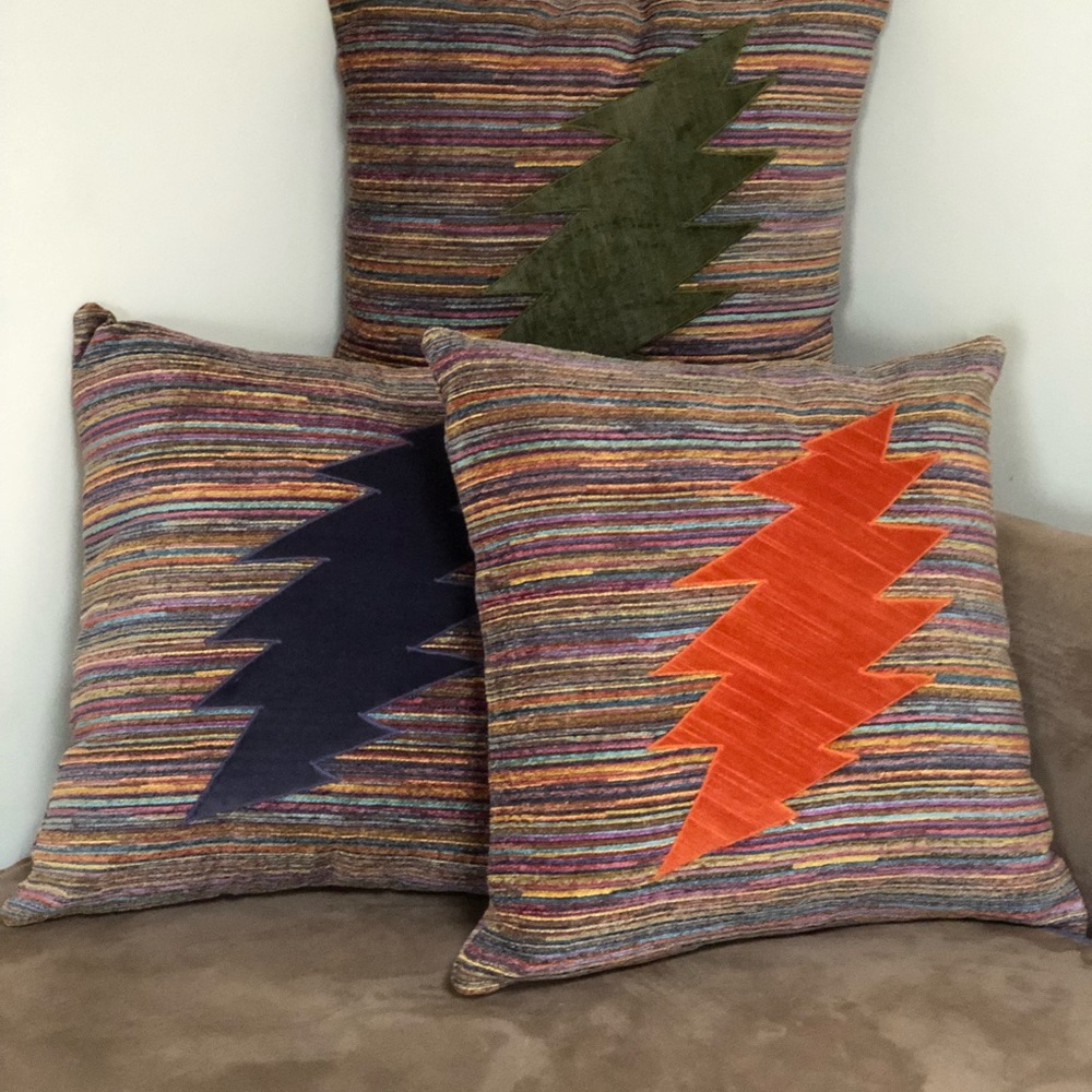 ⚡️Chenille Grateful Dead Bolt Pillows⚡️ - Picture 5 of 6